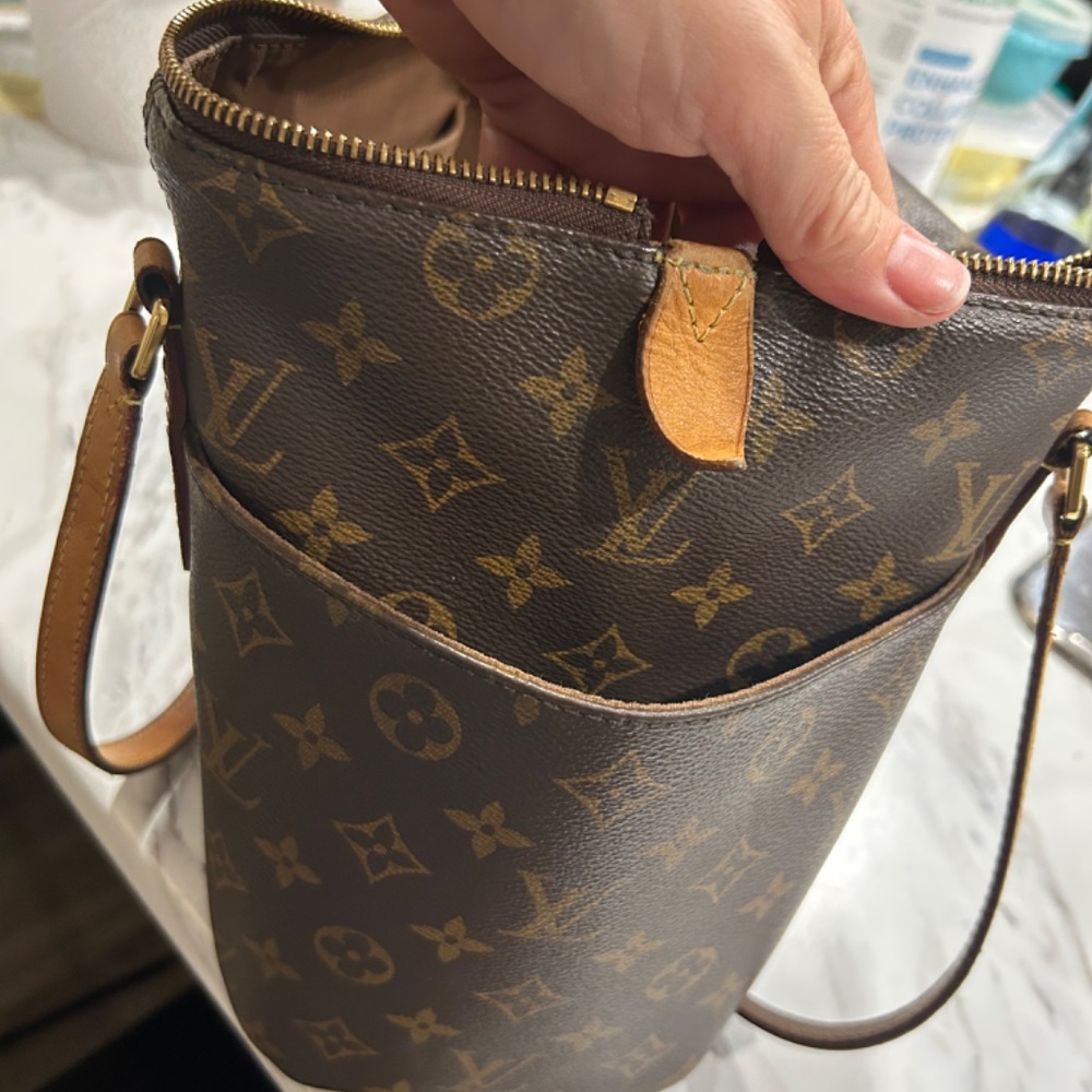 Authentic purse - Picture 5 of 9